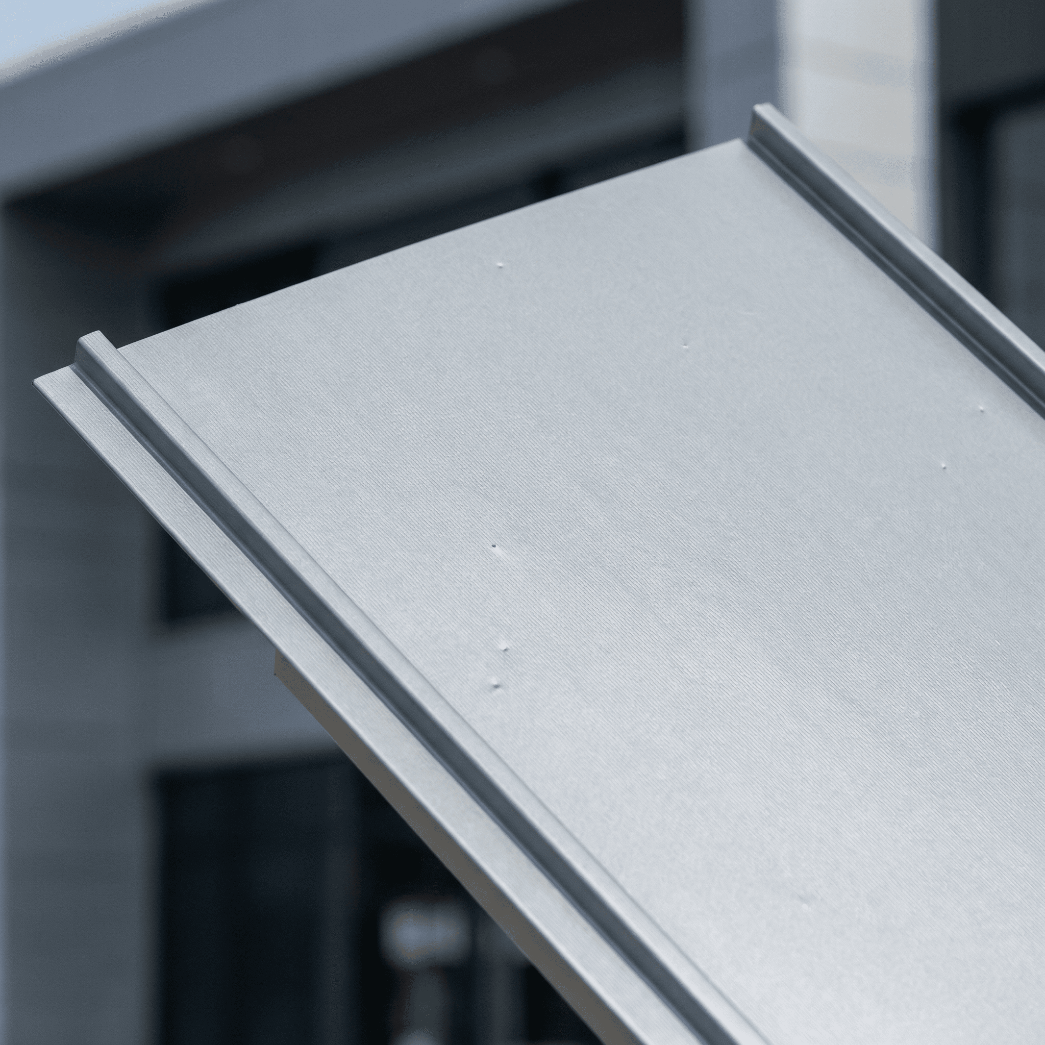 ガルバリウム鋼板屋根の施工例